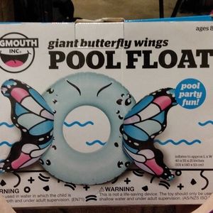 Butterfly pool float